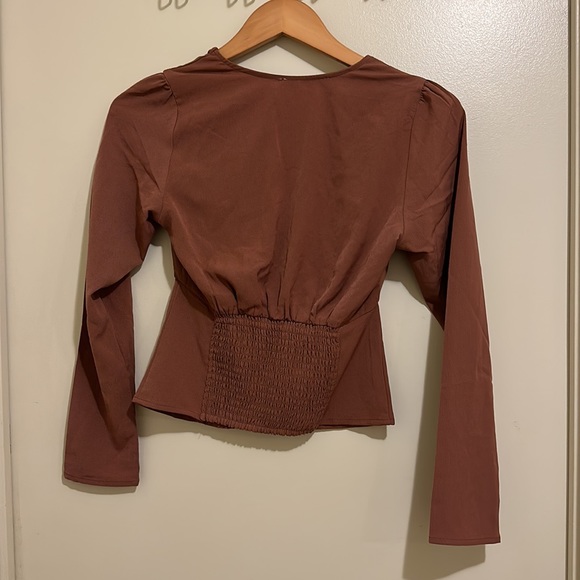NWT Abercrombie Long-Sleeve Deep-V Top Brown (XS) - Picture 4 of 5